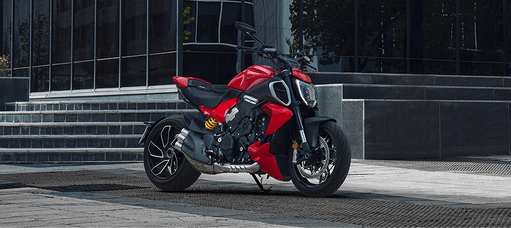 Diavel V4 Banner