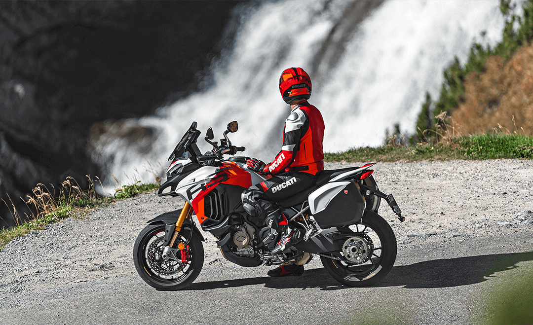 Multistrada V4 RS Banner