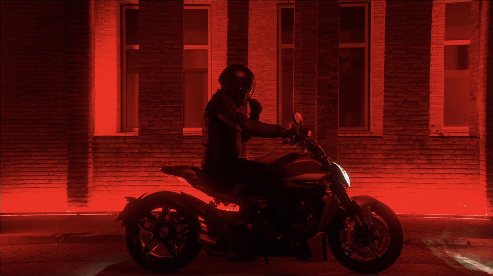 XDiavel V4